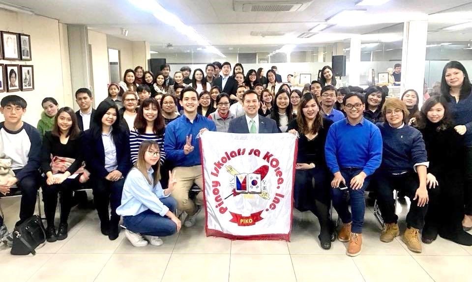 PH Embassy Lauds Filipino Graduates 1.png